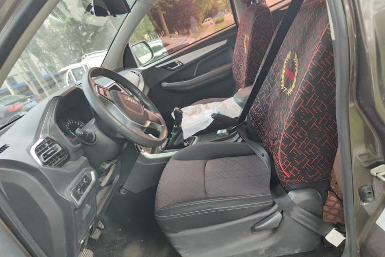 Used Isuzu JLM 2020 2.8T Classic Two-Wheel Drive Diesel Euro VI Comfort Plus Extended Version JE493ZLQ6E Left Front Seat