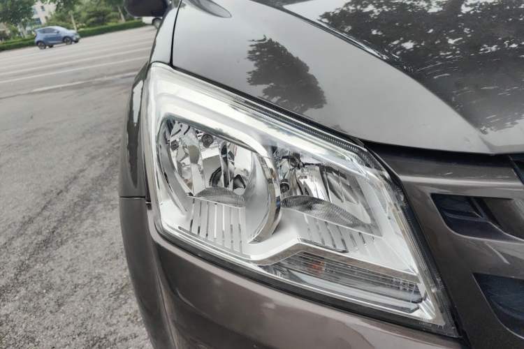 Used Isuzu JLM 2020 2.8T Classic Two-Wheel Drive Diesel Euro VI Comfort Plus Extended Version JE493ZLQ6E Right Front Headlight