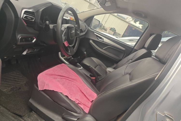 Used Isuzu JLM 2020 2.8T Classic Two-Wheel Drive Diesel Euro VI Comfort Plus Extended Version JE493ZLQ6E Left Front Seat