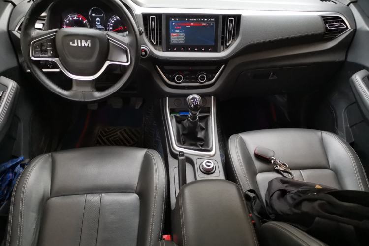 Used Isuzu JLM 2020 2.5T 4x4 Diesel Flagship Euro VI Ruimai S Standard Wheelbase JE4D25Q6A Center Console