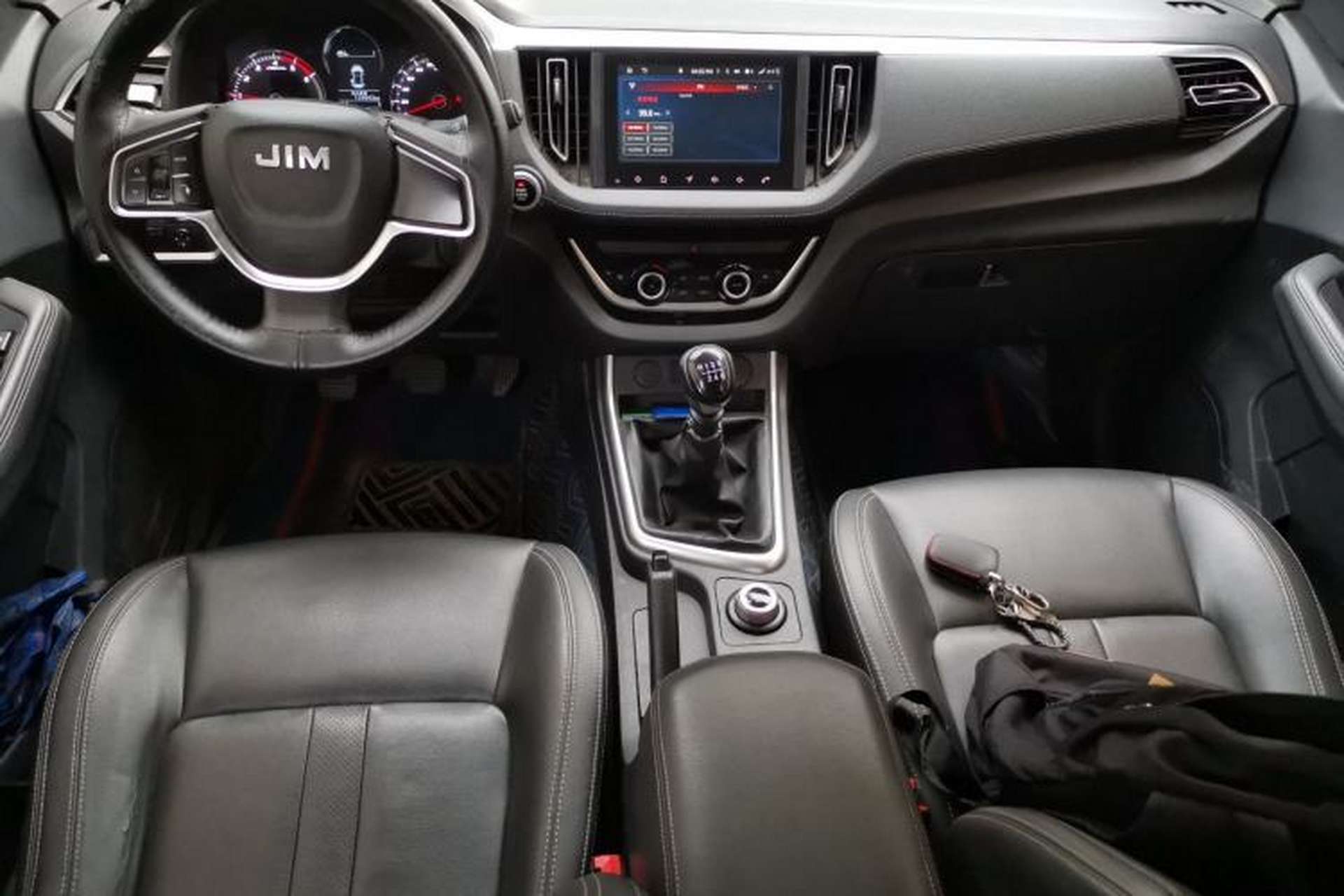 Used Isuzu JLM 2020 2.5T 4x4 Diesel Flagship Euro VI Ruimai S Standard Wheelbase JE4D25Q6A Center Console
