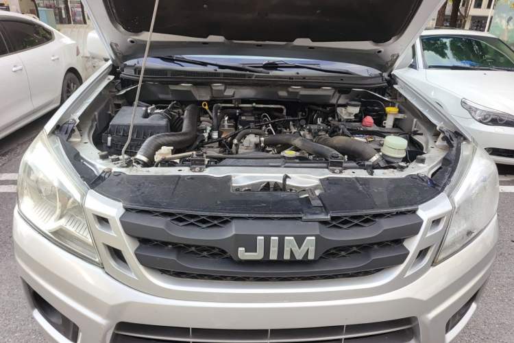 Used Isuzu JLM 2020 2.5T 4x4 Diesel Leading-Edge National VI Ruimai S Extended Version JE4D25Q6A Engine Bay