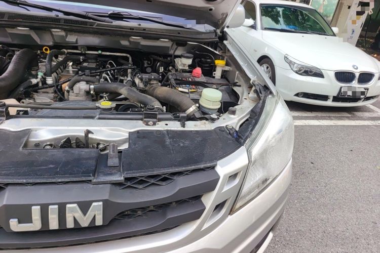 Used Isuzu JLM 2020 2.5T 4x4 Diesel Leading-Edge National VI Ruimai S Extended Version JE4D25Q6A Engine Bay Left