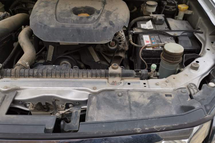 Used Isuzu JLM 2020 2.5T 4x4 Diesel Flagship Euro VI Ruimai S Standard Wheelbase JE4D25Q6A Engine Bay Left