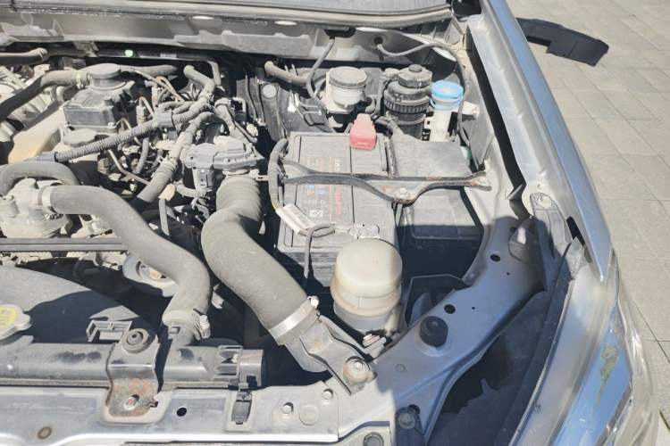 Used Isuzu JLM 2020 2.8T Classic Two-Wheel Drive Diesel Euro VI Comfort Plus Extended Version JE493ZLQ6E Engine Bay Left