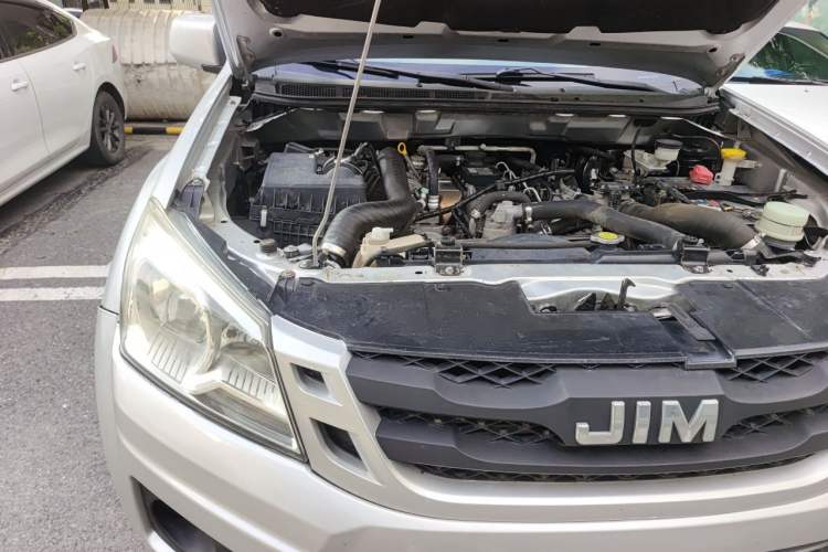 Used Isuzu JLM 2020 2.5T 4x4 Diesel Leading-Edge National VI Ruimai S Extended Version JE4D25Q6A Engine Bay Right