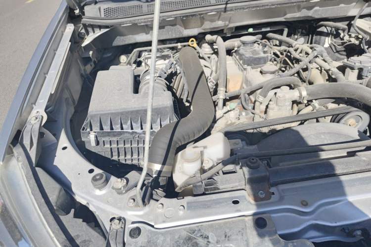 Used Isuzu JLM 2020 2.8T Classic Two-Wheel Drive Diesel Euro VI Comfort Plus Extended Version JE493ZLQ6E Engine Bay Right