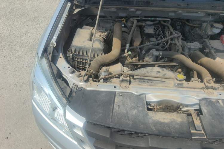 Used Isuzu JLM 2020 2.8T Classic 4x4 Diesel Euro VI Comfort Plus Extended Version JE493ZLQ6E Engine Bay Right