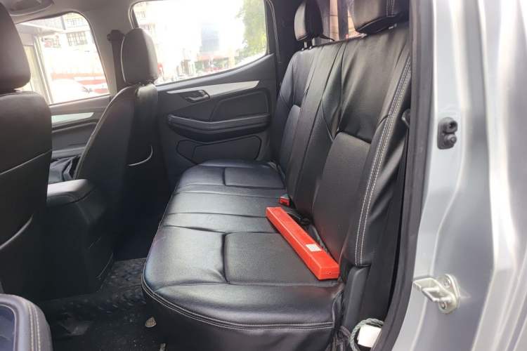 Used Isuzu JLM 2020 2.5T 4x4 Diesel Leading-Edge National VI Ruimai S Extended Version JE4D25Q6A Left Rear Seat