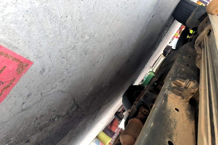 Used Isuzu JLM 2020 2.8T Classic Two-Wheel Drive Diesel Euro VI Comfort Plus Extended Version JE493ZLQ6E Left Side Sill