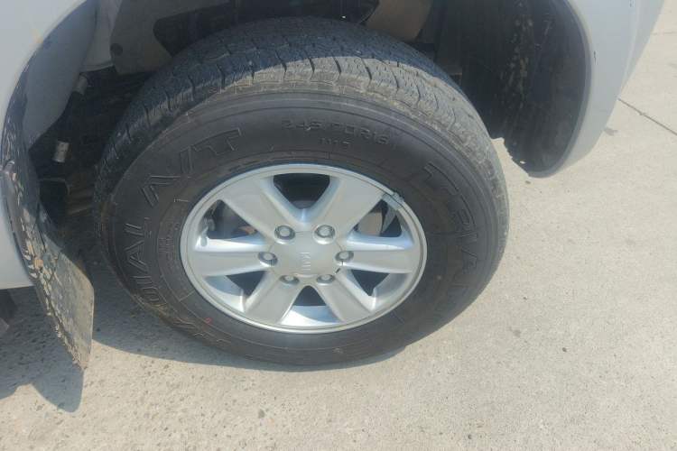 Used Isuzu JLM 2020 2.8T Classic 4x4 Diesel Euro VI Comfort Plus Extended Version JE493ZLQ6E Right Front Wheel Hub