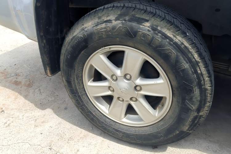 Used Isuzu JLM 2020 2.8T Classic Two-Wheel Drive Diesel Euro VI Comfort Plus Extended Version JE493ZLQ6E Right Rear Wheel Hub