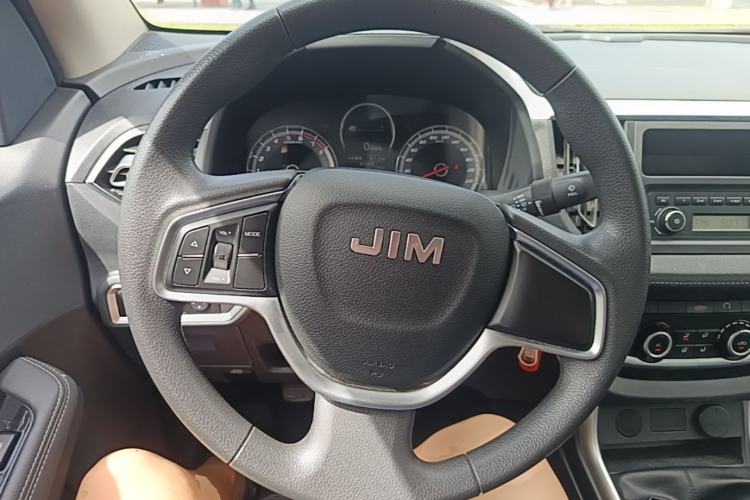 Used Isuzu JLM 2020 2.4T Classic Two-Wheel Drive Gasoline Euro VI Comfort Version with Standard Wheelbase 4K22D4T Steering Wheel