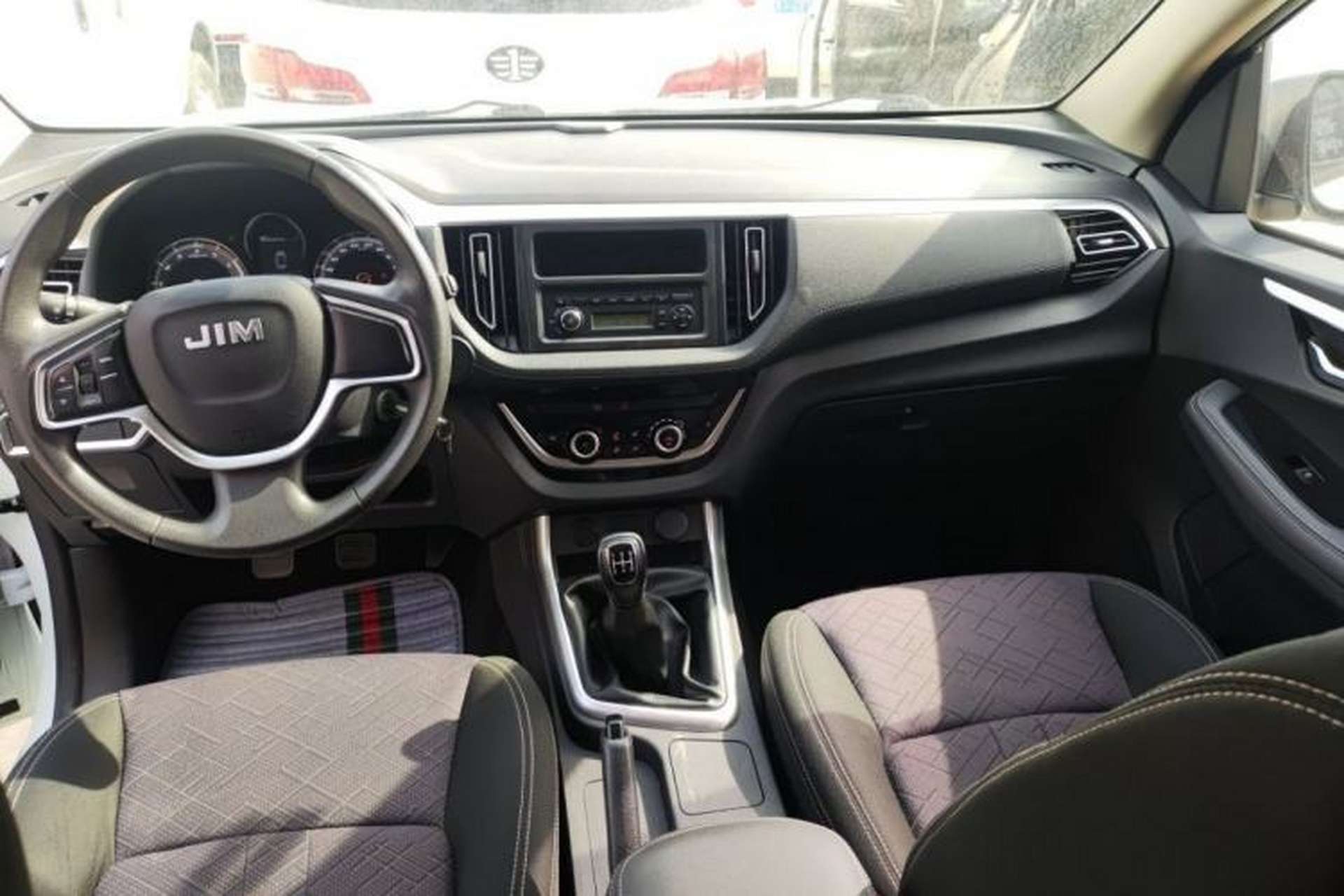 Used Isuzu JLM 2020 2.8T Classic Two-Wheel Drive Diesel Euro VI Comfort Version Standard Wheelbase JE493ZLQ6E Audio And AC Panel
