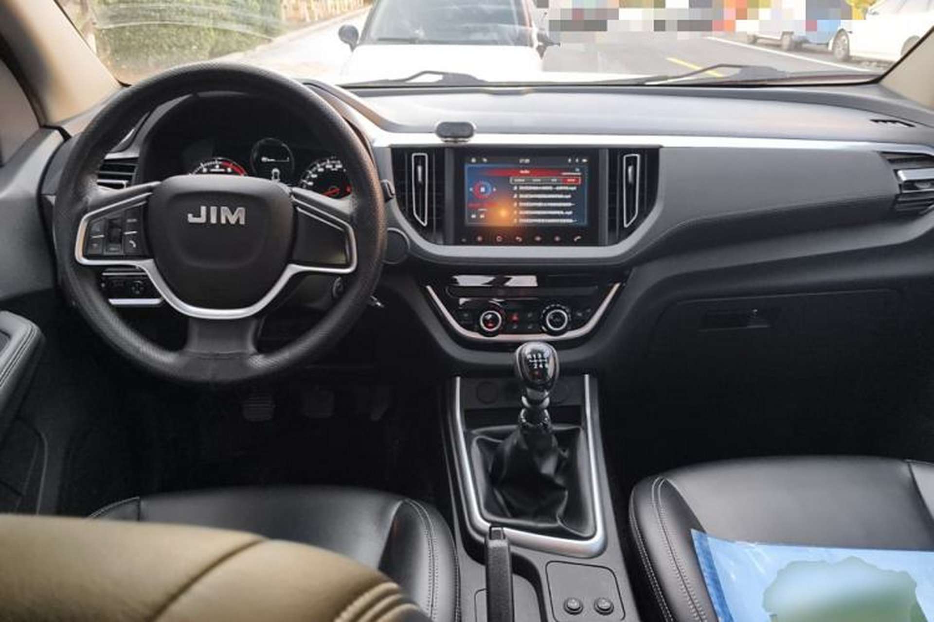 Used Isuzu JLM 2020 2.5T Two-Wheel Drive Diesel Leading-Edge Version JE4D25Q6A Meeting China VI Emission Standards Center Console