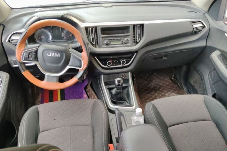 Used Isuzu JLM 2020 2.8T Classic Two-Wheel Drive Diesel Euro VI Comfort Plus Extended Version JE493ZLQ6E Center Console