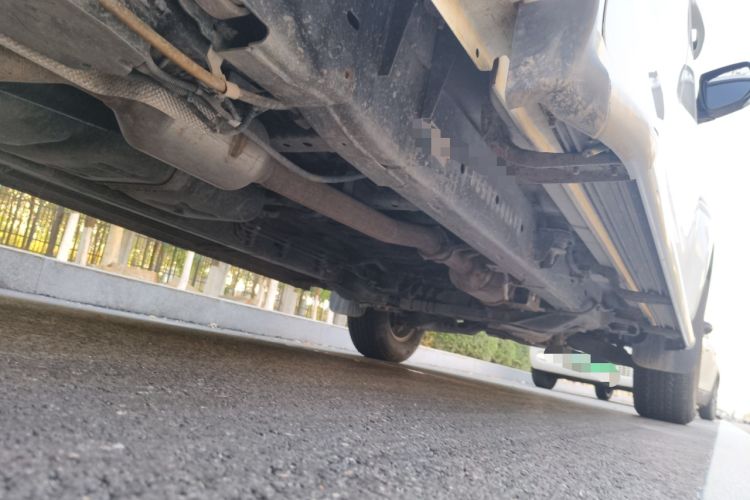 Used Isuzu JLM 2020 2.5T Two-Wheel Drive Diesel Leading-Edge Version JE4D25Q6A Meeting China VI Emission Standards Chassis Rear Right