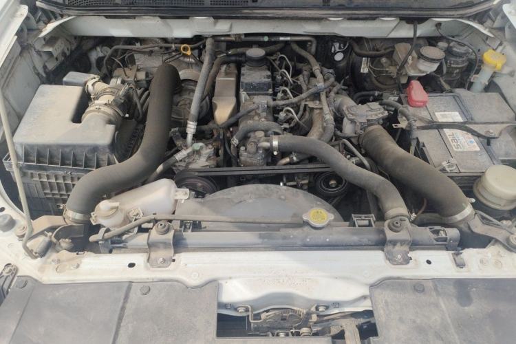 Used Isuzu JLM 2020 2.8T Classic Two-Wheel Drive Diesel Euro VI Comfort Plus Extended Version JE493ZLQ6E Engine Bay