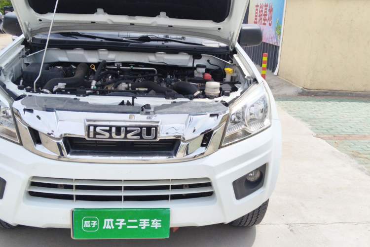 Used Isuzu JLM 2020 2.8T Classic Two-Wheel Drive Diesel Euro VI Comfort Version Standard Wheelbase JE493ZLQ6E Engine Bay Left