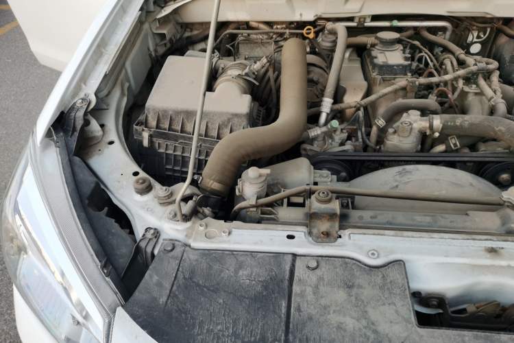 Used Isuzu JLM 2020 2.8T Classic 4x4 Diesel Euro VI Comfort Plus Extended Version JE493ZLQ6E Engine Bay Right