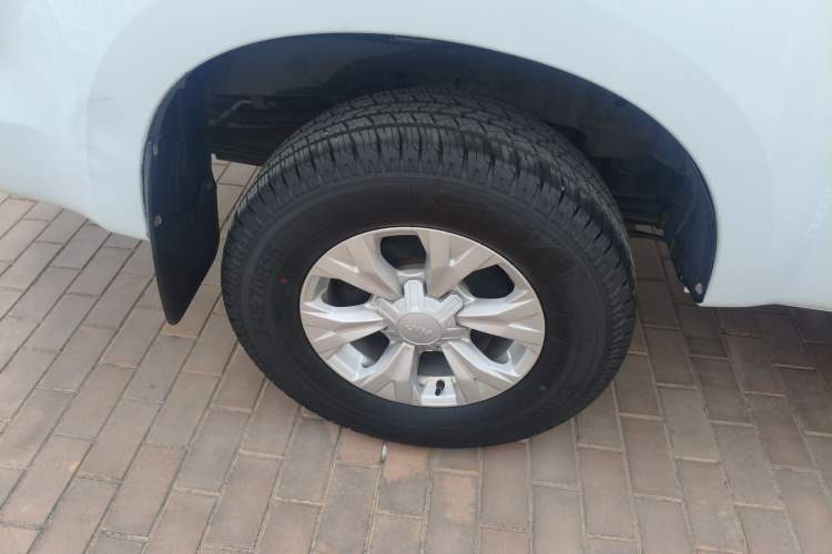 Used Isuzu JLM 2020 2.5T Two-Wheel Drive Diesel Leading-Edge Version JE4D25Q6A Meeting China VI Emission Standards Exterior 5