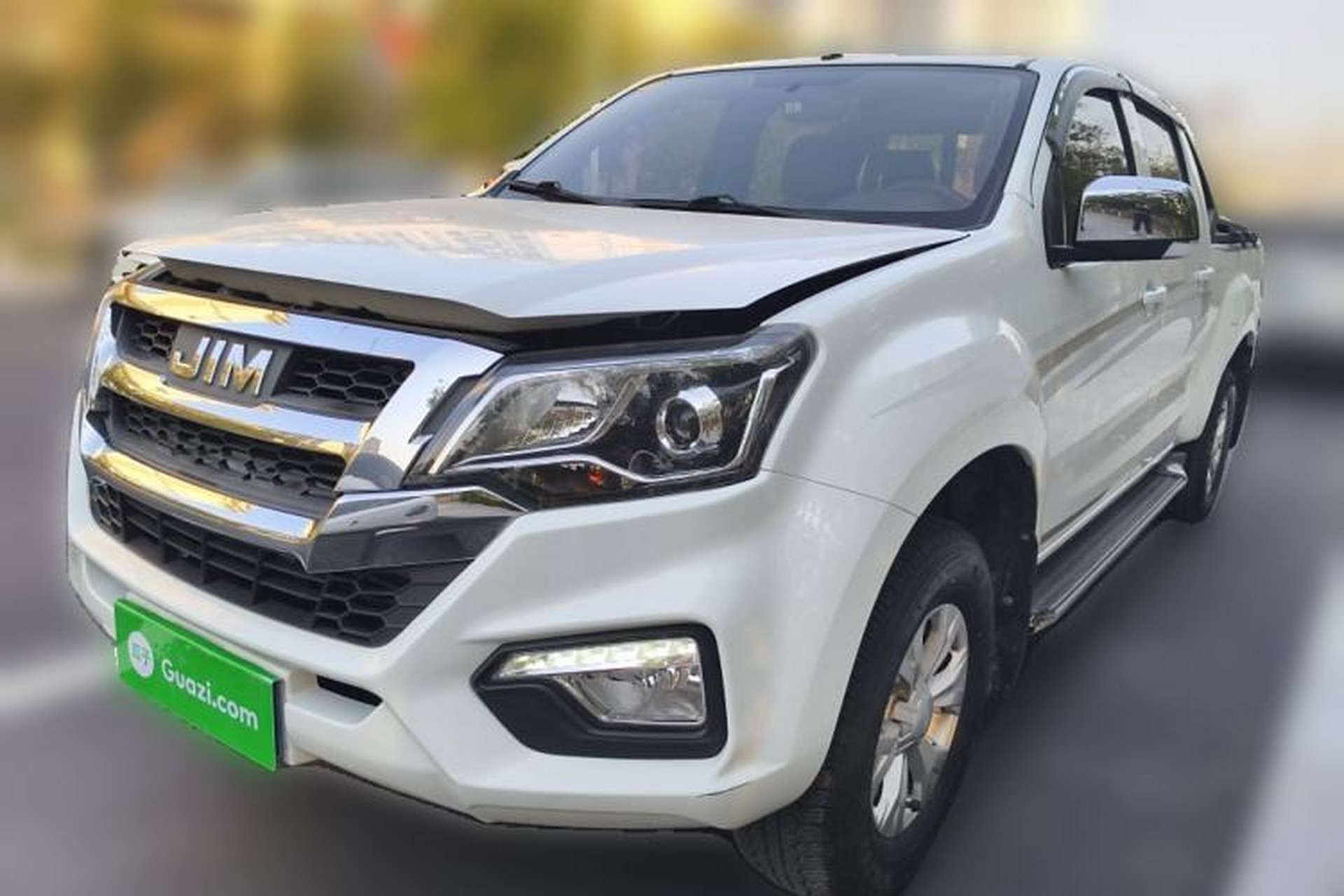 Used Isuzu JLM 2020 2.5T Two-Wheel Drive Diesel Leading-Edge Version JE4D25Q6A Meeting China VI Emission Standards Front Left 45 Deg