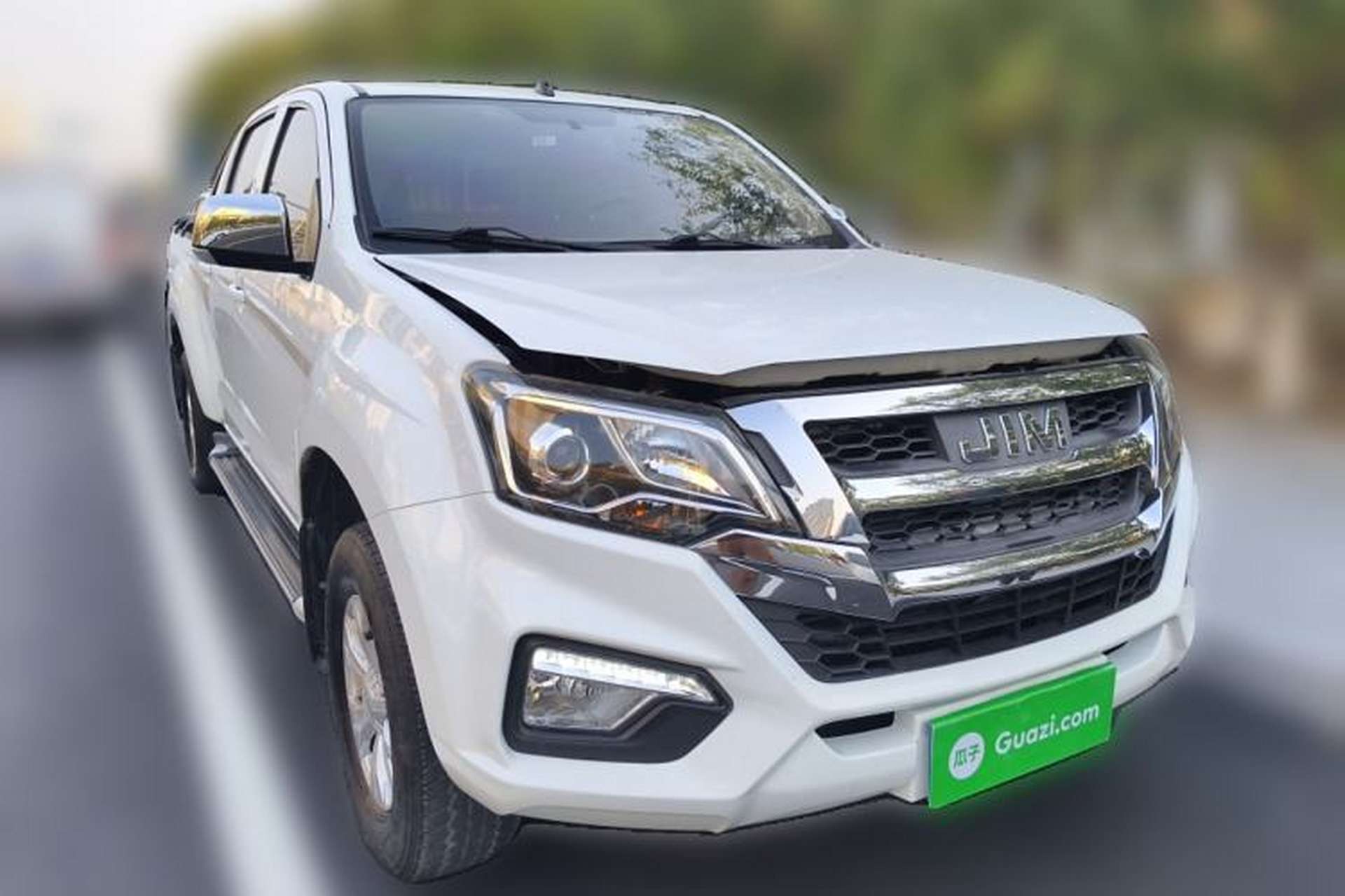 Used Isuzu JLM 2020 2.5T Two-Wheel Drive Diesel Leading-Edge Version JE4D25Q6A Meeting China VI Emission Standards Front Right 45 Deg