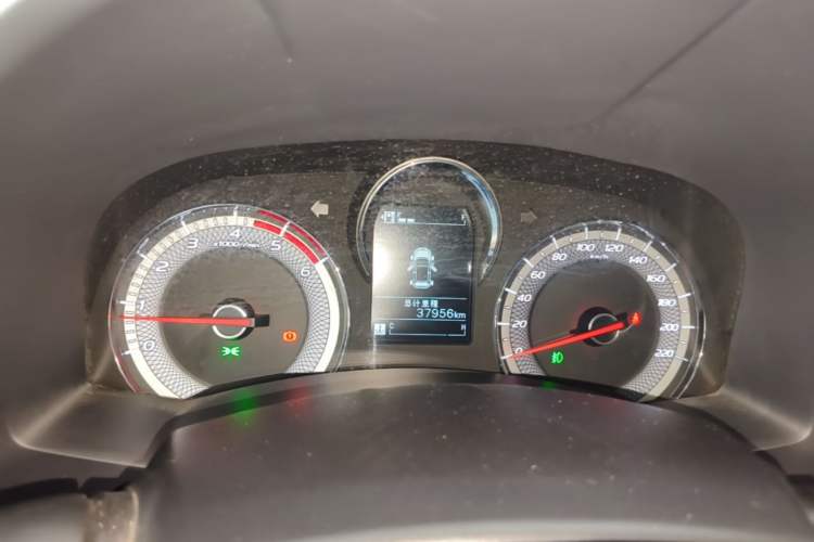 Used Isuzu JLM 2020 2.8T Classic Two-Wheel Drive Diesel Euro VI Comfort Version Standard Wheelbase JE493ZLQ6E Instrument Cluster