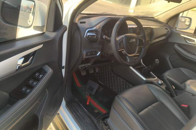 Used Isuzu JLM 2020 2.8T Classic 4x4 Diesel Euro VI Comfort Plus Extended Version JE493ZLQ6E Interior 3
