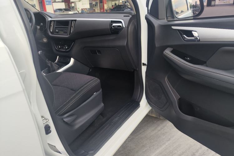 Used Isuzu JLM 2020 2.8T Classic Two-Wheel Drive Diesel Euro VI Comfort Version Standard Wheelbase JE493ZLQ6E Interior 3