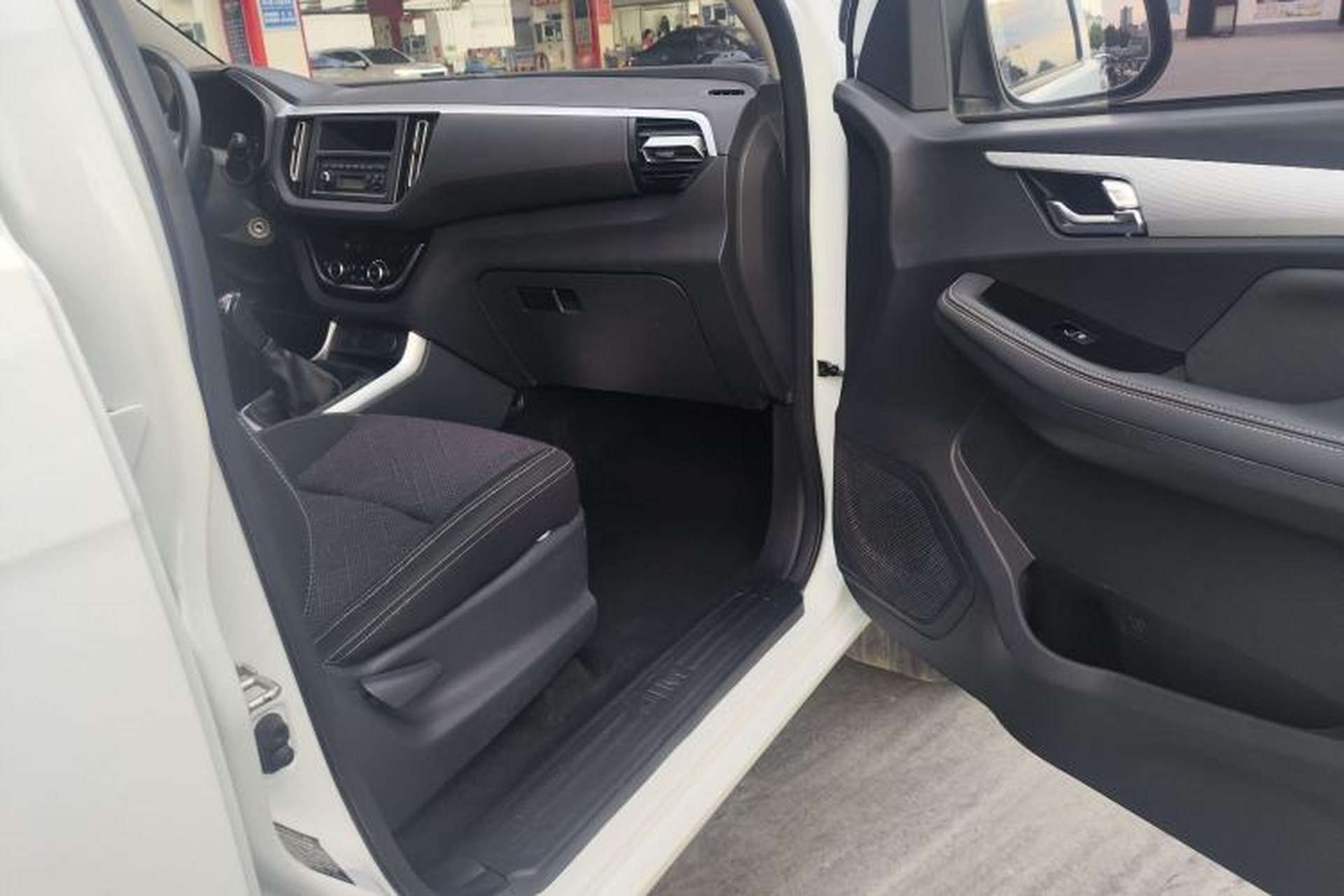 Used Isuzu JLM 2020 2.8T Classic Two-Wheel Drive Diesel Euro VI Comfort Version Standard Wheelbase JE493ZLQ6E Interior 3