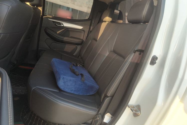 Used Isuzu JLM 2020 2.8T Classic 4x4 Diesel Euro VI Comfort Plus Extended Version JE493ZLQ6E Interior 4