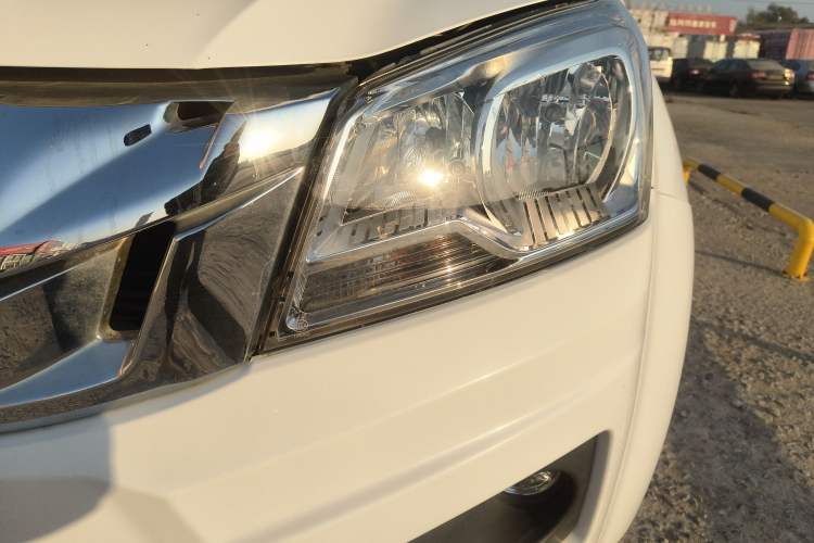 Used Isuzu JLM 2020 2.8T Classic 4x4 Diesel Euro VI Comfort Plus Extended Version JE493ZLQ6E Left Front Headlight
