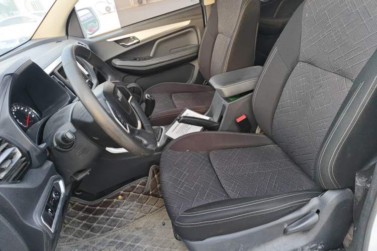 Used Isuzu JLM  Left Front Seat