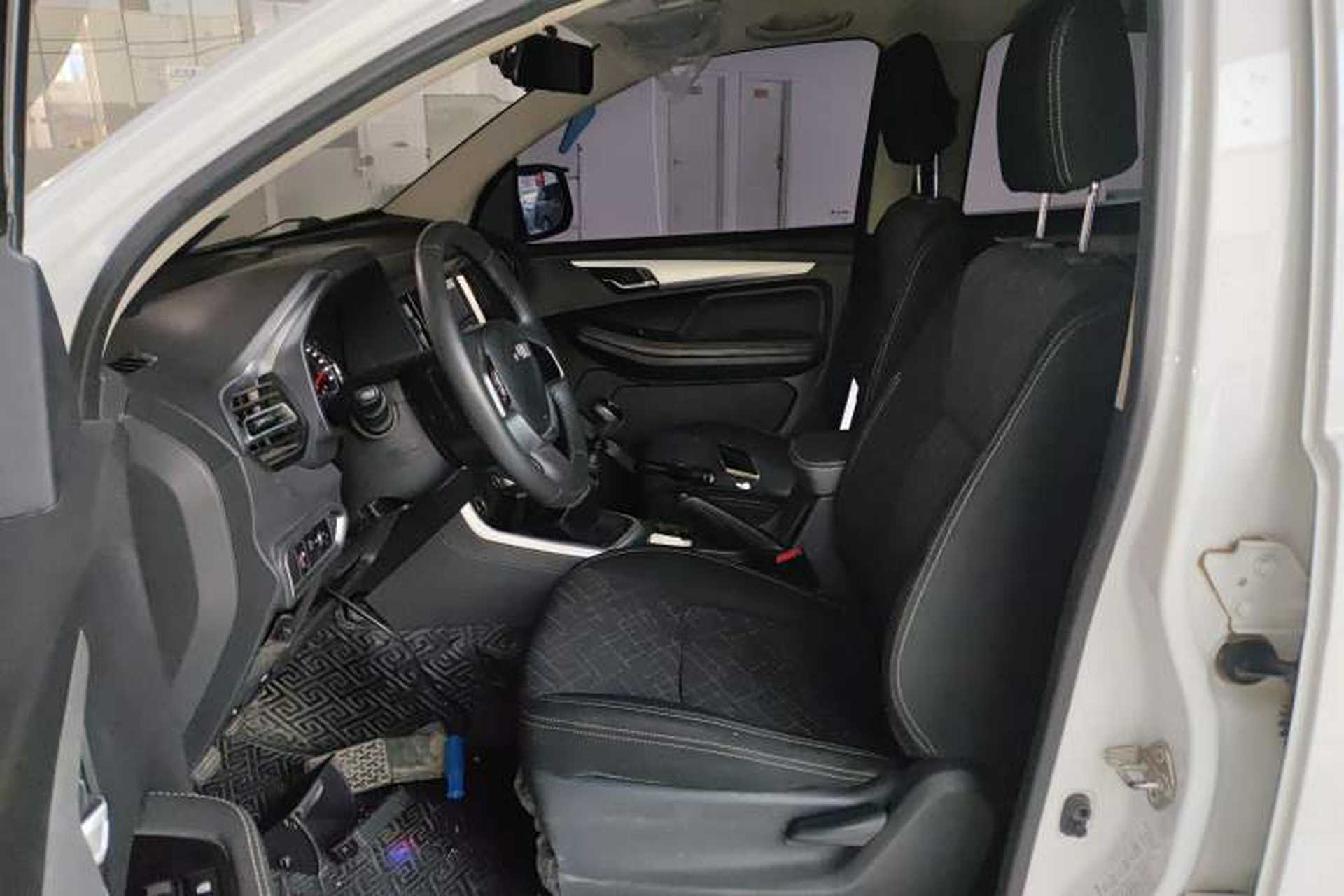 Used Isuzu JLM 2020 2.5T Two-Wheel Drive Diesel Leading-Edge Version JE4D25Q6A Meeting China VI Emission Standards Left Front Seat