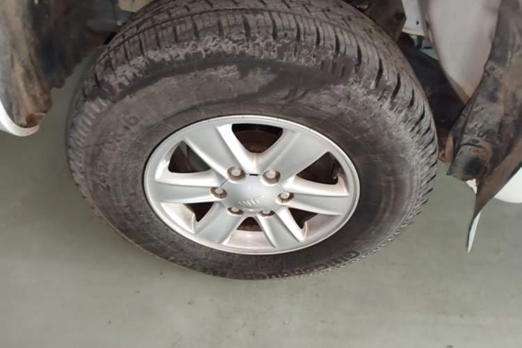 Used Isuzu JLM 2020 2.8T Classic Two-Wheel Drive Diesel Euro VI Comfort Version Standard Wheelbase JE493ZLQ6E Left Front Wheel Hub
