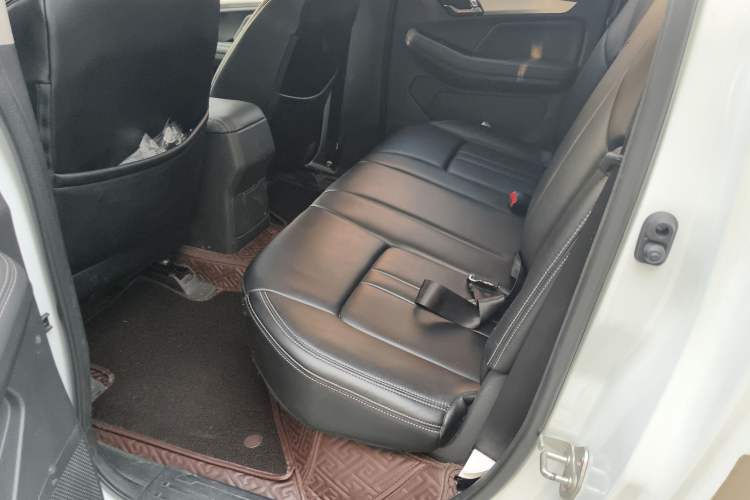 Used Isuzu JLM 2020 2.5T Two-Wheel Drive Diesel Leading-Edge Version JE4D25Q6A Meeting China VI Emission Standards Left Rear Seat
