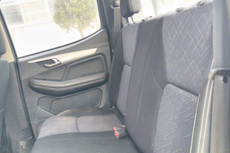 Used Isuzu JLM 2020 2.8T Classic Two-Wheel Drive Diesel Euro VI Comfort Version Standard Wheelbase JE493ZLQ6E Left Rear Seat