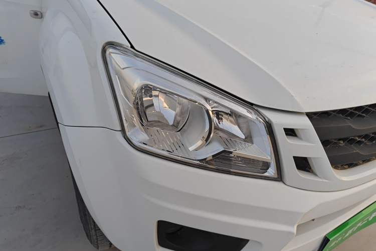 Used Isuzu JLM  Right Front Headlight