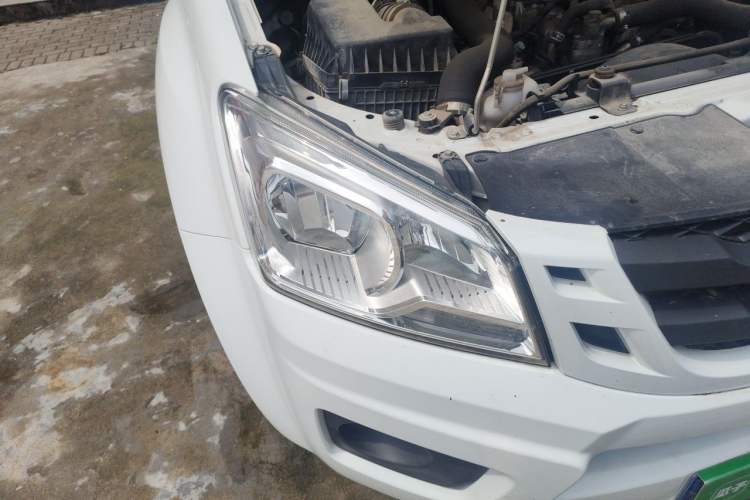 Used Isuzu JLM 2020 2.8T Classic Two-Wheel Drive Diesel Euro VI Comfort Plus Extended Version JE493ZLQ6E Right Front Headlight
