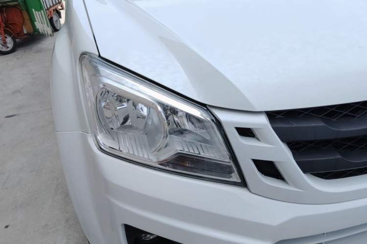 Used Isuzu JLM 2020 2.8T Classic Two-Wheel Drive Diesel Euro VI Comfort Plus Extended Version JE493ZLQ6E Right Front Headlight