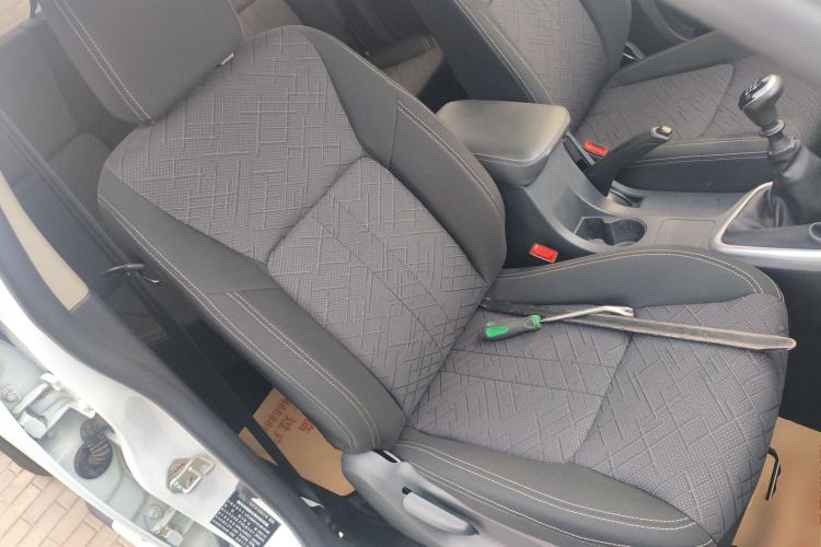 Used Isuzu JLM 2020 2.5T Two-Wheel Drive Diesel Leading-Edge Version JE4D25Q6A Meeting China VI Emission Standards Right Front Seat