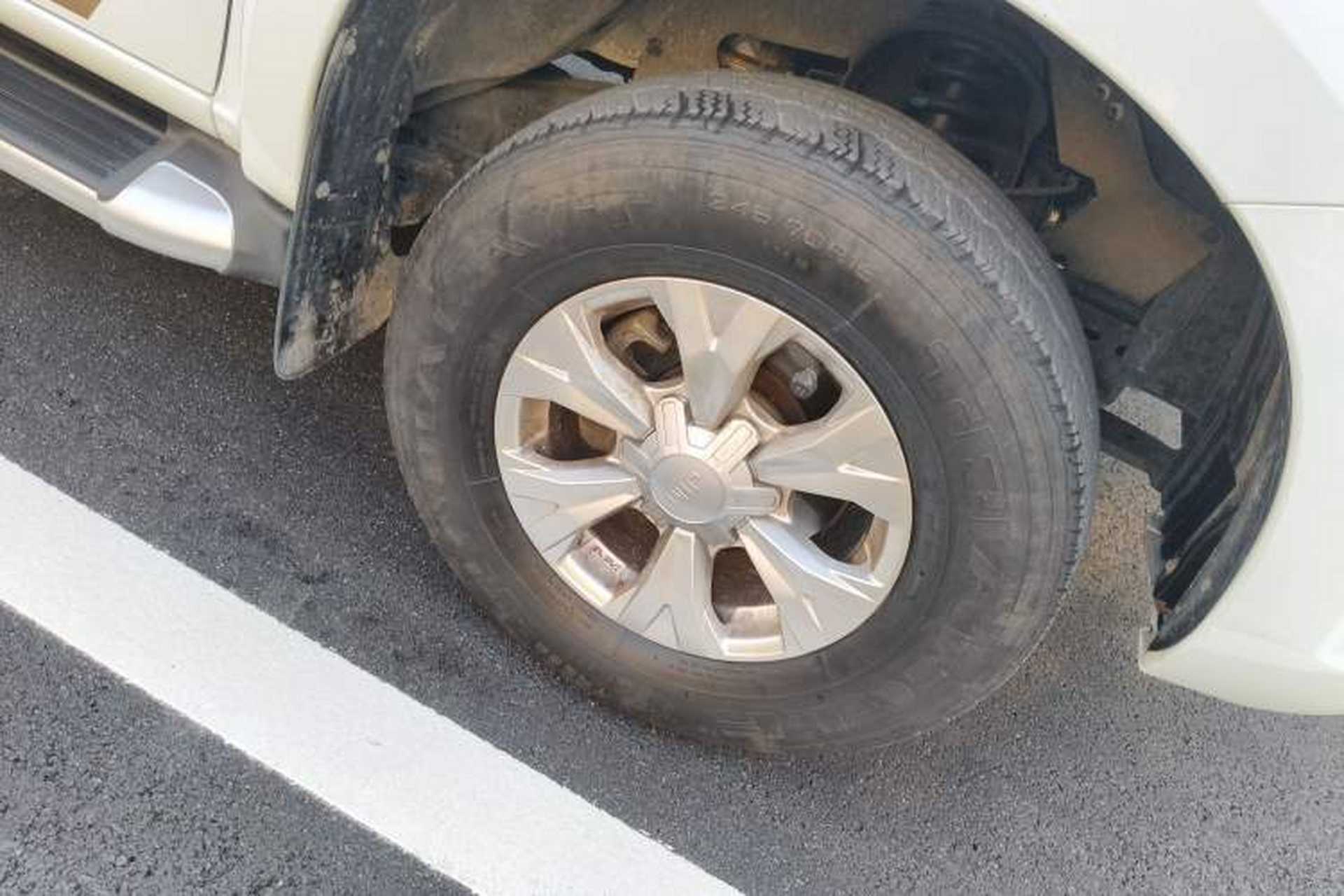 Used Isuzu JLM 2020 2.5T Two-Wheel Drive Diesel Leading-Edge Version JE4D25Q6A Meeting China VI Emission Standards Right Front Wheel Hub