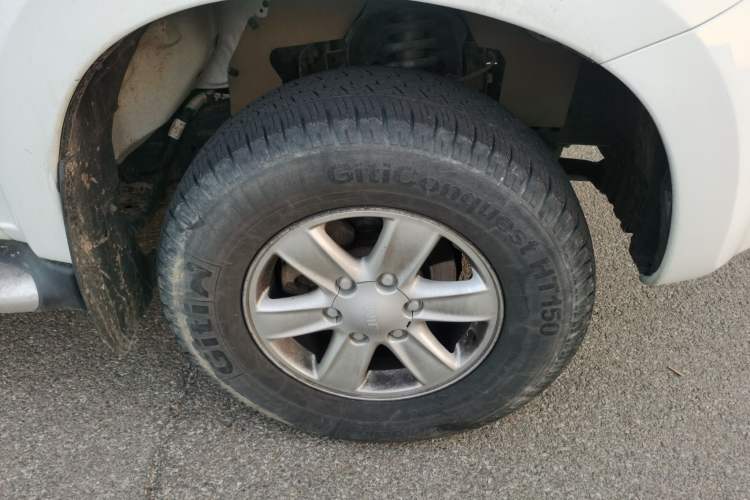 Used Isuzu JLM 2020 2.8T Classic 4x4 Diesel Euro VI Comfort Plus Extended Version JE493ZLQ6E Right Front Wheel Hub