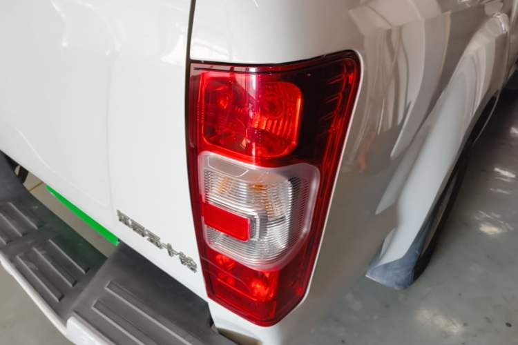 Used Isuzu JLM 2020 2.8T Classic Two-Wheel Drive Diesel Euro VI Comfort Version Standard Wheelbase JE493ZLQ6E Right Rear Taillight