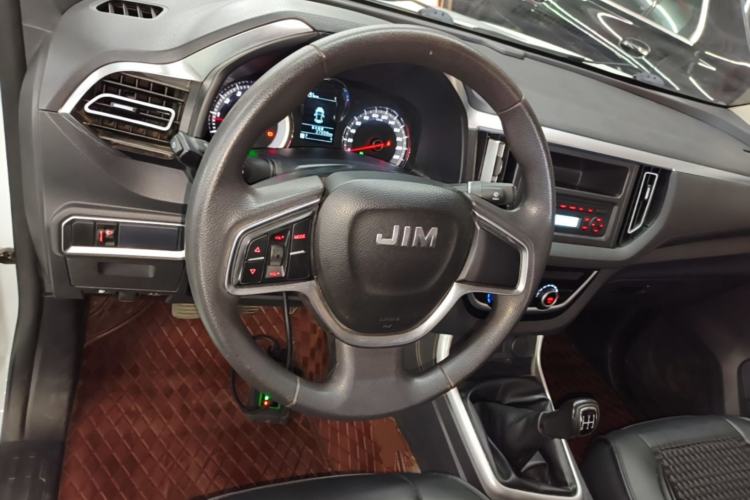 Used Isuzu JLM 2020 2.8T Classic Two-Wheel Drive Diesel Euro VI Comfort Version Standard Wheelbase JE493ZLQ6E Steering Wheel