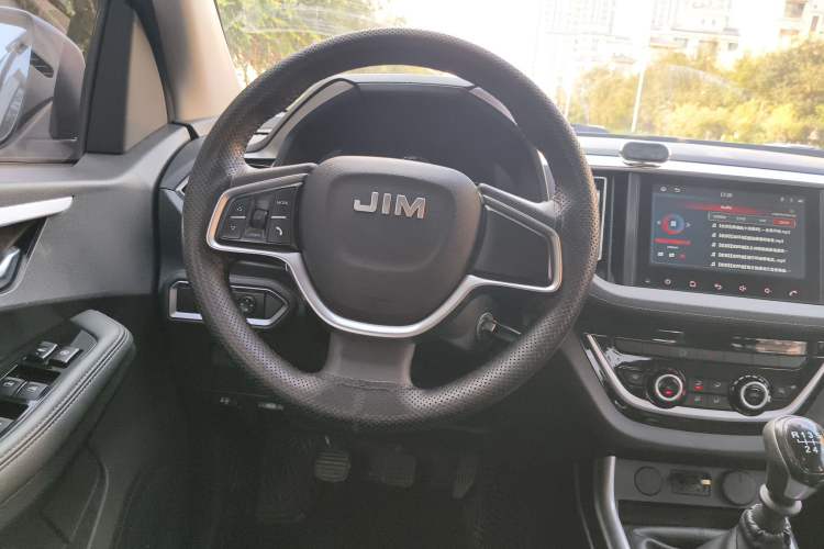 Used Isuzu JLM 2020 2.5T Two-Wheel Drive Diesel Leading-Edge Version JE4D25Q6A Meeting China VI Emission Standards Steering Wheel