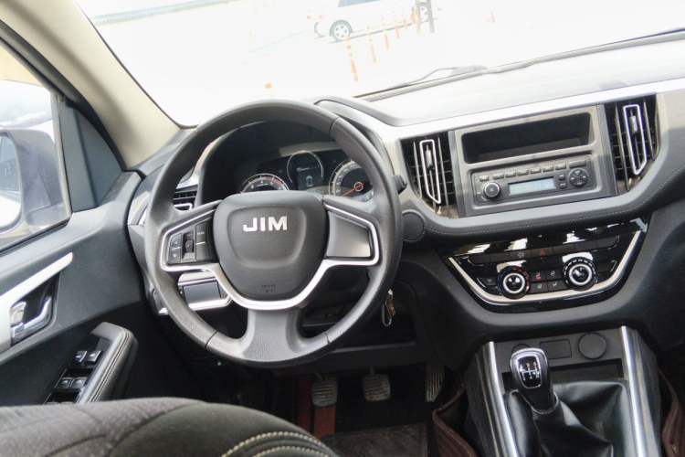 Used Isuzu JLM 2020 2.8T Classic Two-Wheel Drive Diesel Euro VI Comfort Version Standard Wheelbase JE493ZLQ6E Steering Wheel