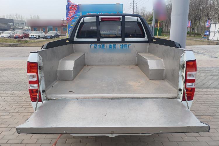 Used Isuzu JLM 2020 2.5T Two-Wheel Drive Diesel Leading-Edge Version JE4D25Q6A Meeting China VI Emission Standards Trunk
