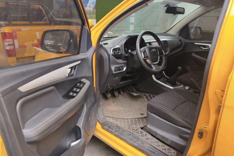 Used Isuzu JLM 2020 2.4T 4x4 Gasoline Leading-Edge GuoVI Ruimai S Standard Wheelbase 4K22D4T Driver Seat